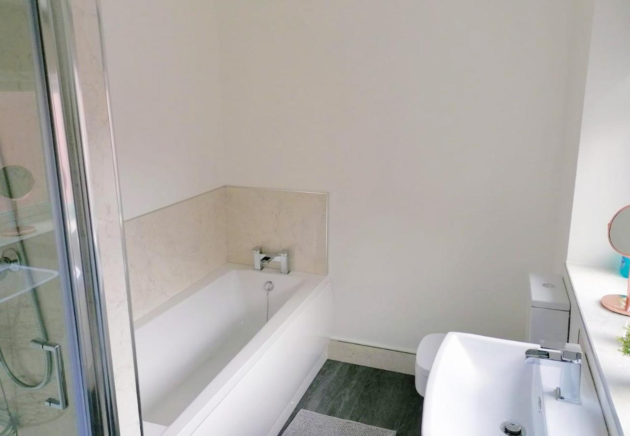 فيلا Sunset House - Whitby Townhouse Near The Sea Sleeps 8 المظهر الخارجي الصورة